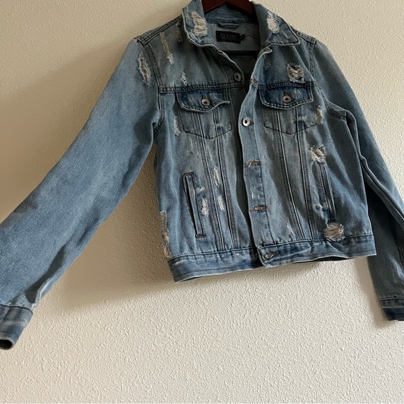 Women's Denim Distressed Jean Jacket Size Medium - Picture 5 of 10